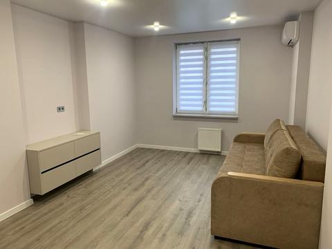 квартира за адресою В'ячеслава Чорновола вул., 27