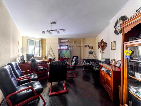 комерційна за адресою Київ, Раїси Окіпної вул., 4