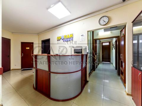 комерційна за адресою Київ, Раїси Окіпної вул., 4