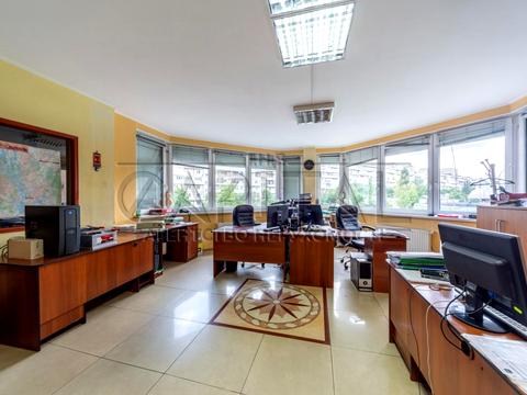 комерційна за адресою Київ, Раїси Окіпної вул., 4