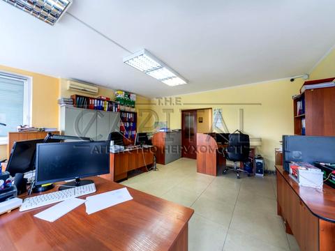 комерційна за адресою Київ, Раїси Окіпної вул., 4