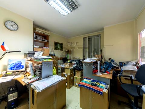 комерційна за адресою Київ, Раїси Окіпної вул., 4