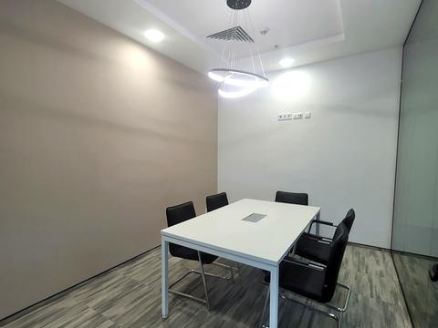 комерційна за адресою Болсуновська вул. (Сергія Струтинського), 13/15