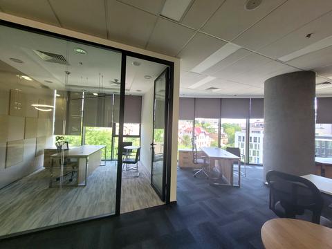 комерційна за адресою Болсуновська вул. (Сергія Струтинського), 13/15