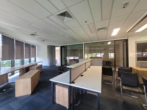 комерційна за адресою Болсуновська вул. (Сергія Струтинського), 13/15