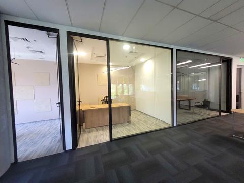 комерційна за адресою Болсуновська вул. (Сергія Струтинського), 13/15