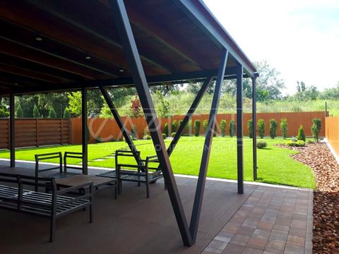 будинок за адресою Лютнева вул.