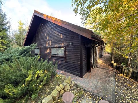 будинок за адресою Набережна вул.