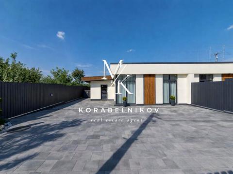 будинок за адресою Шкільна вул., 44