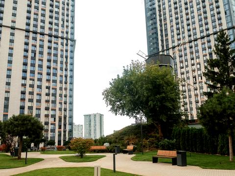 комерційна за адресою Академіка Заболотного вул., 1-Б