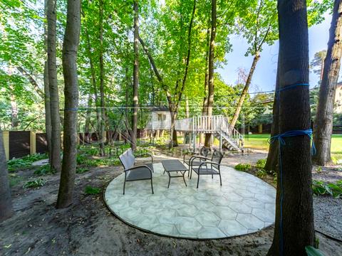 дом по адресу Патріарха Володимира Романюка ул. (Жовтнева)