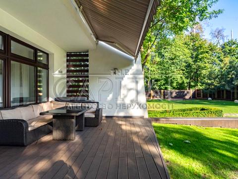 дом по адресу Патріарха Володимира Романюка ул. (Жовтнева)