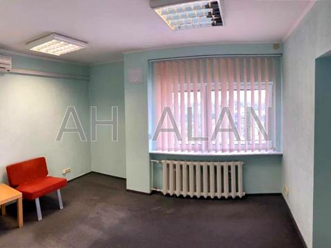 комерційна за адресою Антоновича вул. (Горького), 103-А