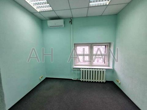 комерційна за адресою Антоновича вул. (Горького), 103-А