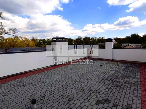 будинок за адресою Поезії вул. (Грибоєдова)