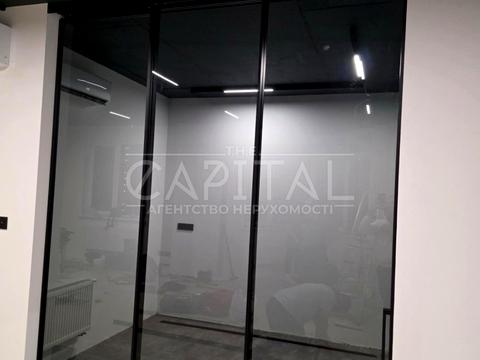 комерційна за адресою Андрія Верхогляда вул. (Михайла Драгомирова), 14-А