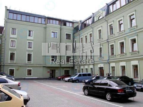 комерційна за адресою Жилянська вул., 97