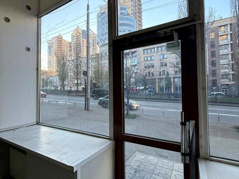 комерційна за адресою Тараса Шевченка бульв., 58
