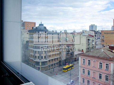 комерційна за адресою Саксаганського вул., 3