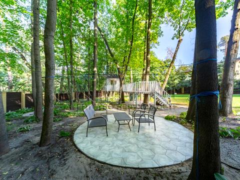 дом по адресу Патріарха Володимира Романюка ул. (Жовтнева)