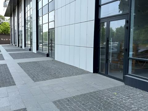 комерційна за адресою Набережна Перемоги вул., 40-Д