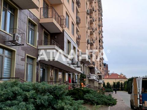 комерційна за адресою Літературна вул., 8