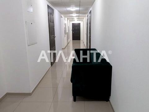 комерційна за адресою Літературна вул., 8