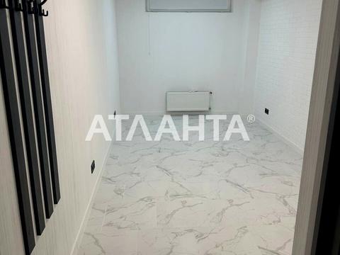 комерційна за адресою Літературна вул., 8