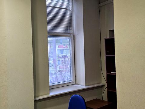 комерційна за адресою Михайла Гришка вул., 4а