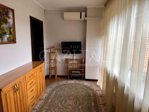 будинок за адресою смт. Козин, Київська вул.