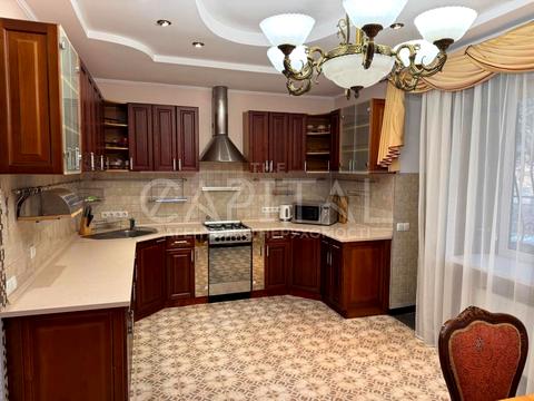 будинок за адресою смт. Козин, Київська вул.