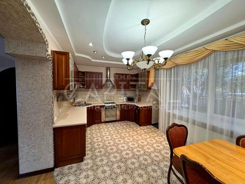 будинок за адресою смт. Козин, Київська вул.