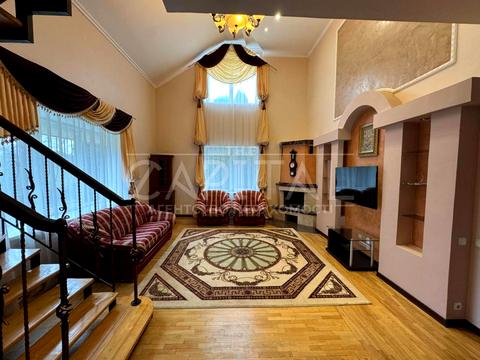 будинок за адресою смт. Козин, Київська вул.