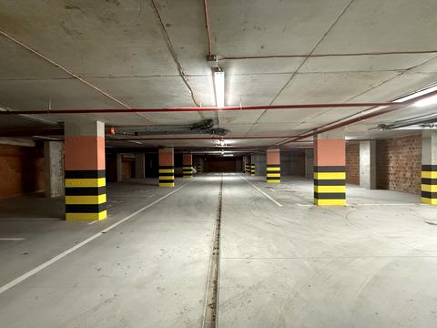 паркомісце за адресою Пилипа Орлика вул., 30