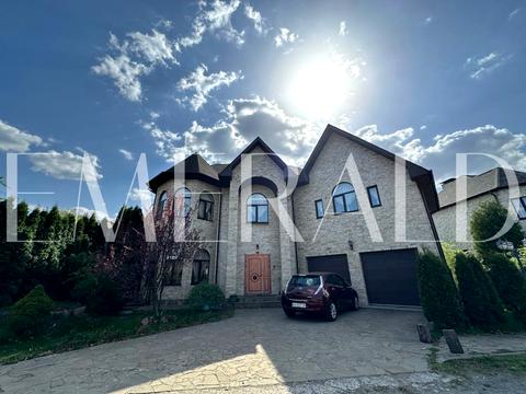 будинок за адресою с. Нові Безрадичі, Пісчана, 55Е