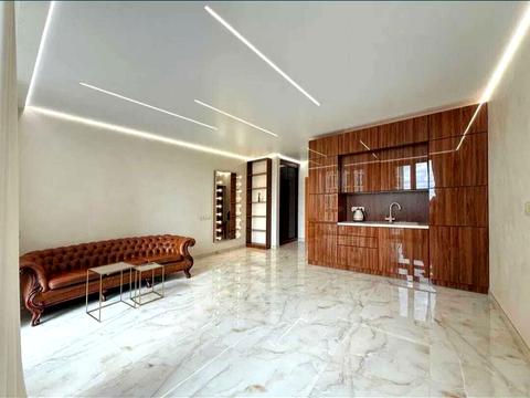 комерційна за адресою Зарічна вул., 4