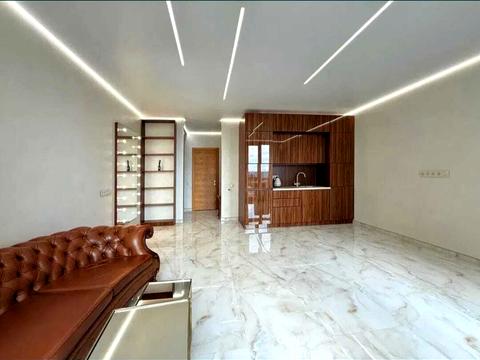 комерційна за адресою Зарічна вул., 4