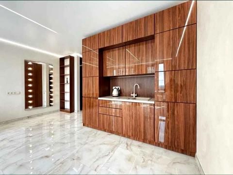 комерційна за адресою Зарічна вул., 4