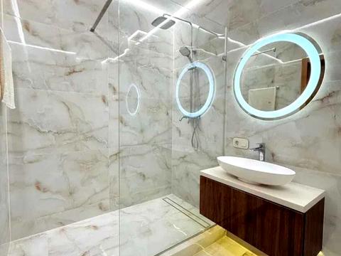 комерційна за адресою Зарічна вул., 4