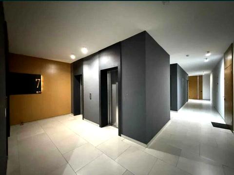 комерційна за адресою Зарічна вул., 4