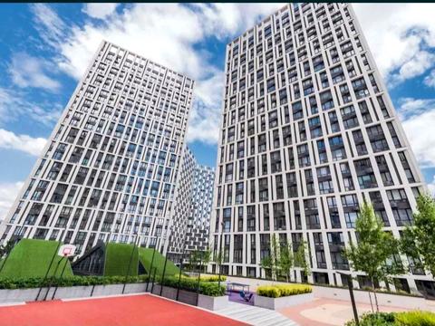 комерційна за адресою Зарічна вул., 4