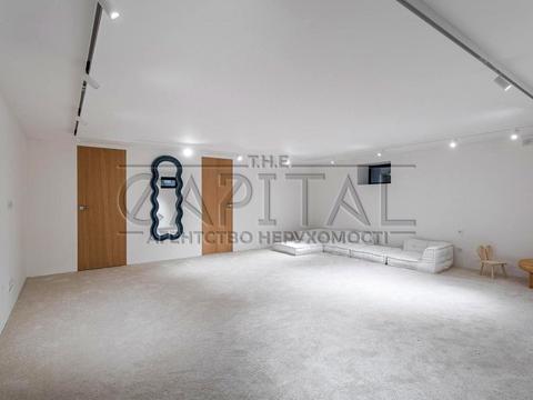 будинок за адресою смт. Козин, Київська вул.