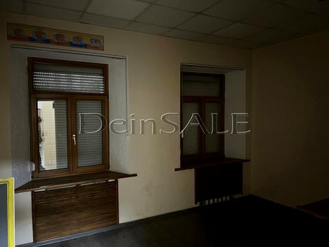 комерційна за адресою Володимирська вул., 6