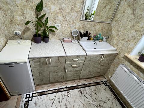 будинок за адресою смт. Великодолинське, Центральна вул.