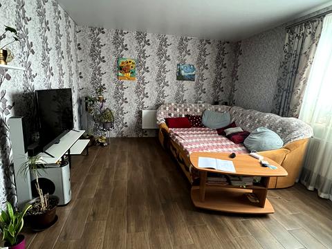 будинок за адресою смт. Великодолинське, Центральна вул.