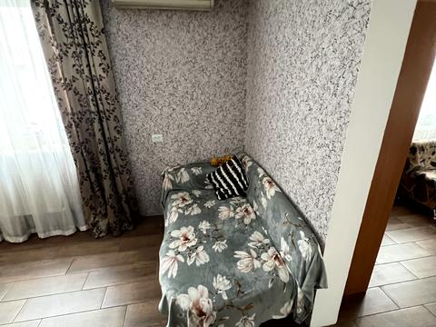 будинок за адресою смт. Великодолинське, Центральна вул.