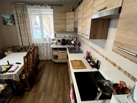 будинок за адресою смт. Великодолинське, Центральна вул.