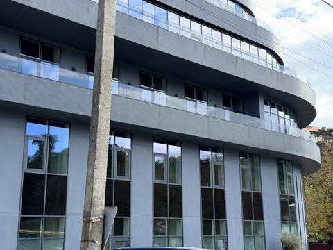 комерційна за адресою Острівна вул., 2