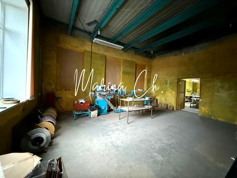 комерційна за адресою Робоча вул., 23в