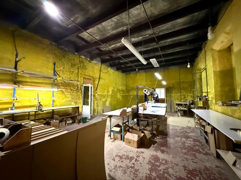 комерційна за адресою Робоча вул., 23в